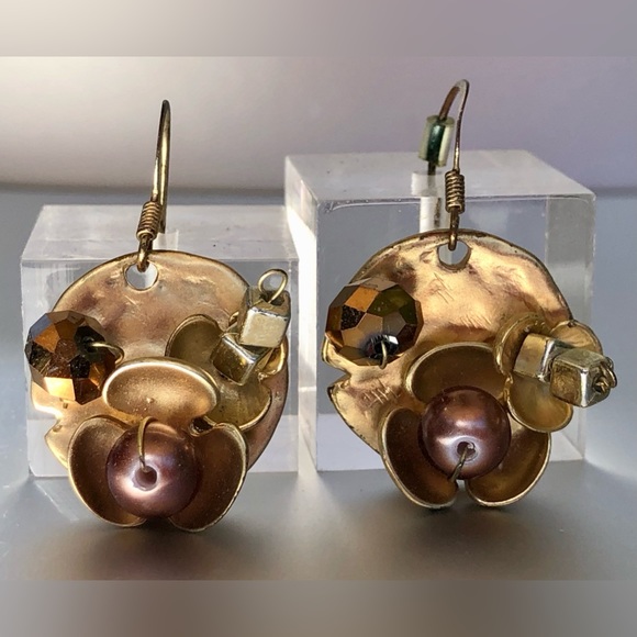 Vintage Jewelry - VINTAGE Gold Bronze mixed metal earrings Crystal and Pearl beads Unique design